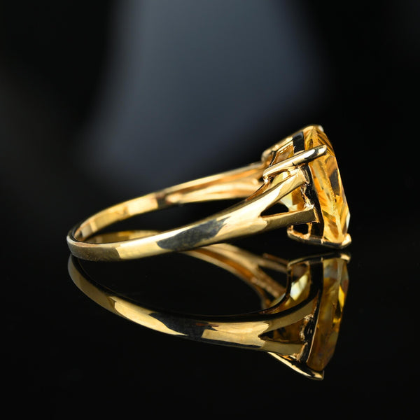 Vintage Trillion Cut Citrine Solitaire Ring in Gold - Boylerpf