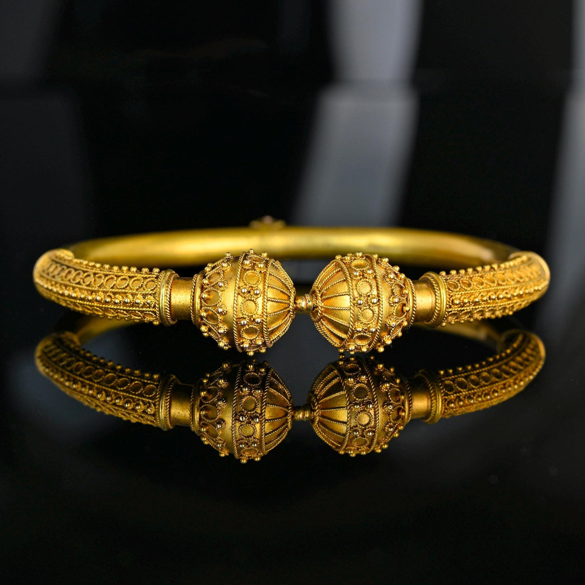 Antique Victorian 15K Gold Etruscan Cannetille Bangle Bracelet