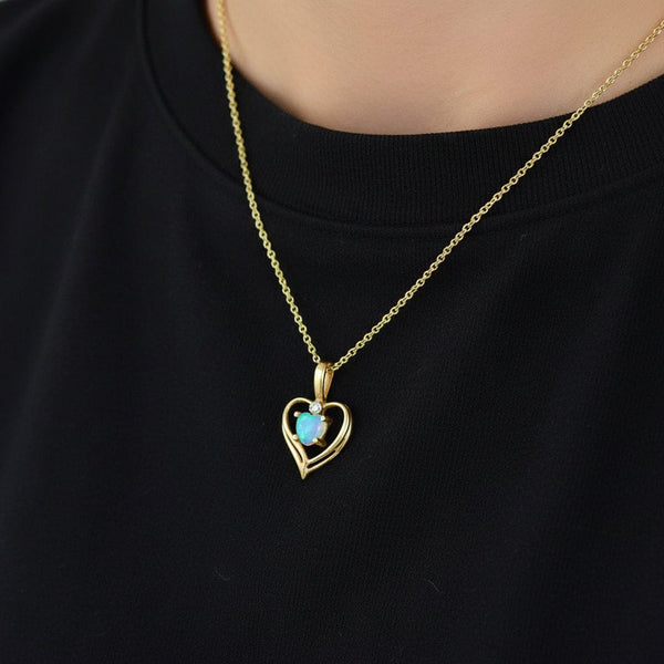 Vintage 10K Gold Opal Heart Pendant Necklace