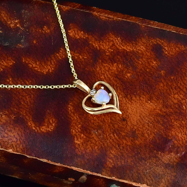 Vintage 10K Gold Opal Heart Pendant Necklace