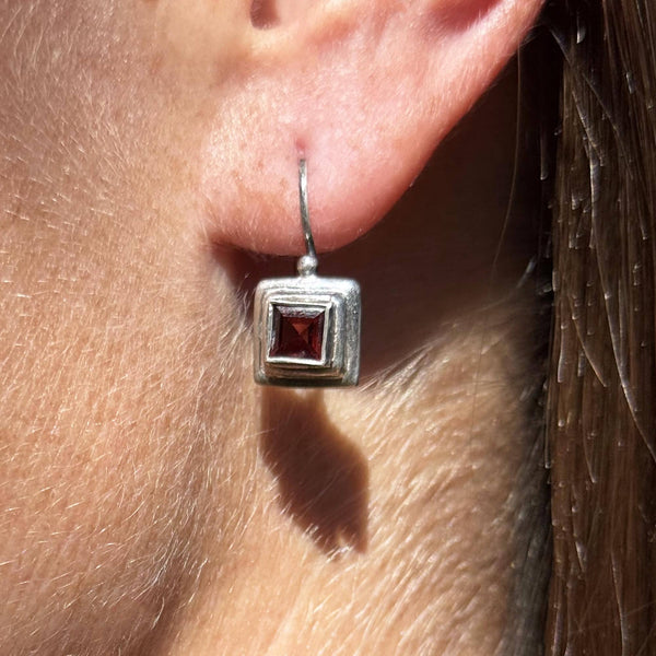Vintage Sterling Silver Garnet Square Drop Earrings - Boylerpf