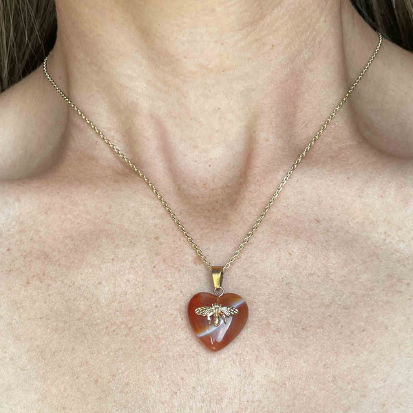 Art Deco Style Gilt Bee Banded Agate Heart Necklace - Boylerpf