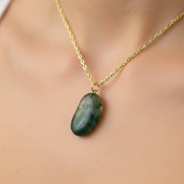 Vintage 9K Gold Moss Agate Lucky Bean Necklace