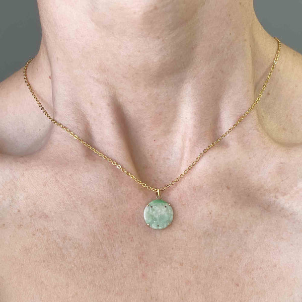 Vintage 14K Gold Carved Jade Pendant Necklace - Boylerpf