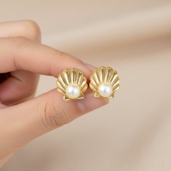 Vintage Pearl 9K Gold Scallop Shell Stud Earrings - Boylerpf