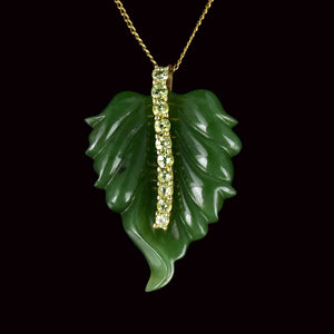 Vintage 9K Gold Carved Jade Leaf Peridot Pendant Necklace - Boylerpf