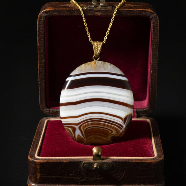 Victorian Large Banded Agate Pendant Necklace