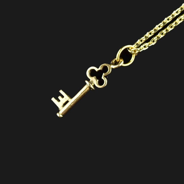Vintage 14K Gold E Monogram Key Necklace - Boylerpf