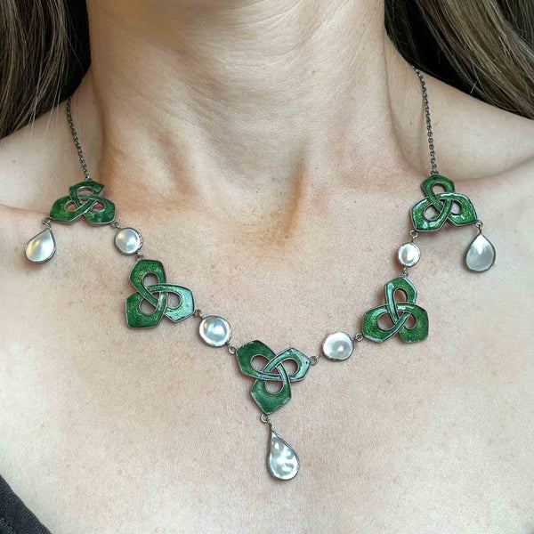 Art Deco Blister Pearl Green Enamel Trinity Knot Necklace - Boylerpf