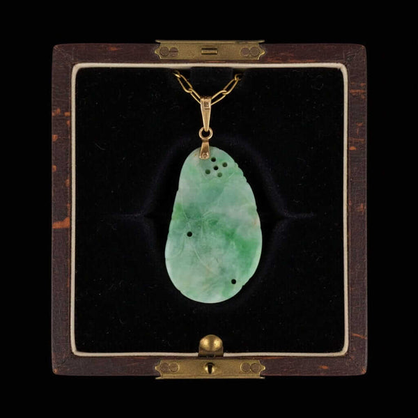 Vintage 14K Gold Butterfly Moss in Snow Jade Pendant Necklace - Boylerpf