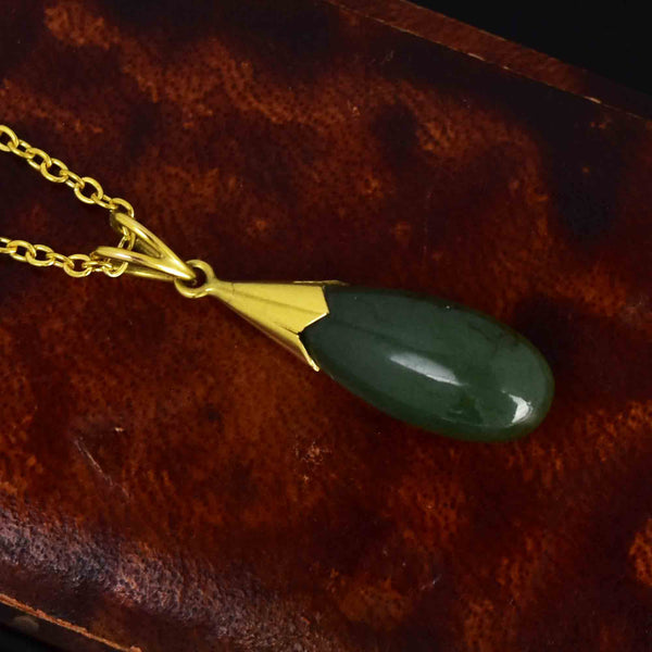 Vintage 14K Gold Natural Jade Teardrop Pendant Necklace