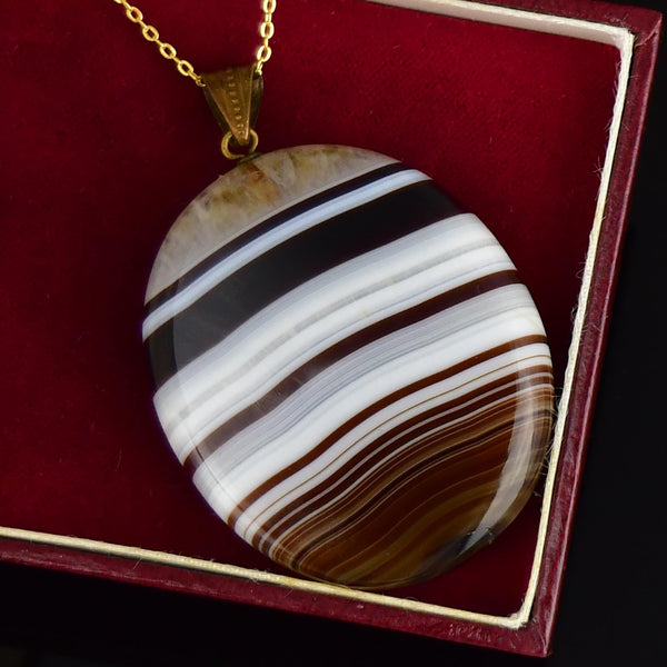 Victorian Large Banded Agate Pendant Necklace