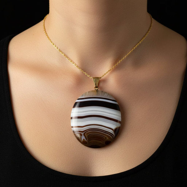 Victorian Large Banded Agate Pendant Necklace