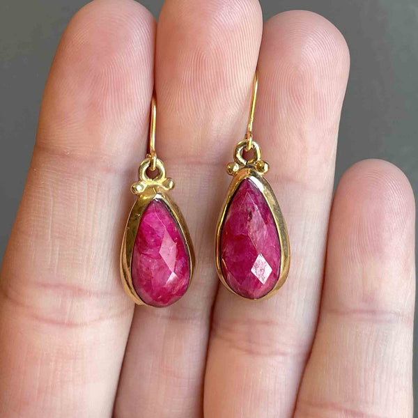Vintage Gold Faceted Ruby Drop Earrings - Boylerpf