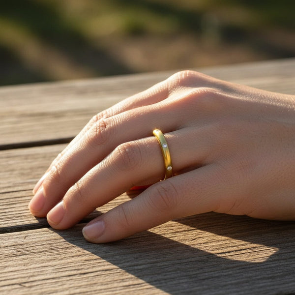 Vintage 18K Gold Etoile Diamond Ring with Donut Band