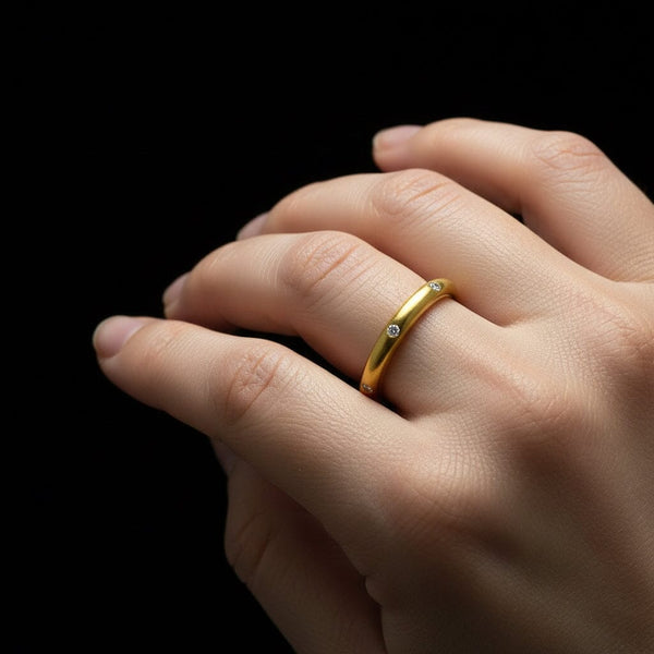 Vintage 18K Gold Etoile Diamond Ring with Donut Band