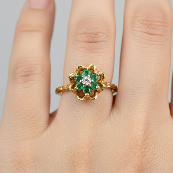 Vintage 14K Gold Emerald Diamond Flower Ring