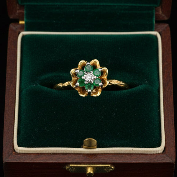 Vintage 14K Gold Emerald Diamond Flower Ring
