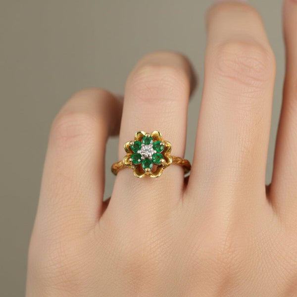 Vintage 14K Gold Emerald Diamond Flower Ring