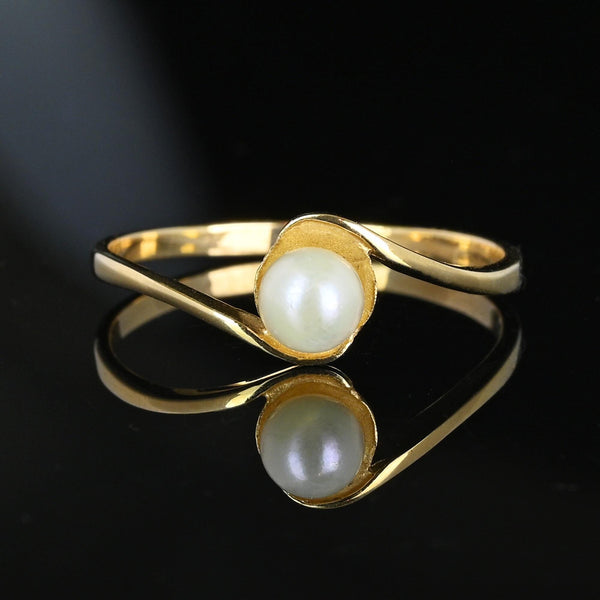 Elegant 14K Gold Bypass Pearl Solitaire Ring - Boylerpf