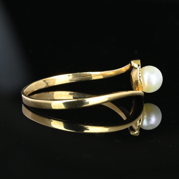 Elegant 14K Gold Bypass Pearl Solitaire Ring - Boylerpf