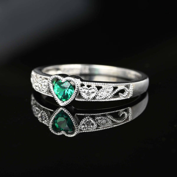 Vintage White Gold Diamond Emerald Heart Ring Band - Boylerpf