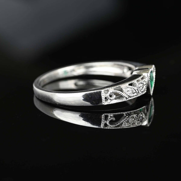 Vintage White Gold Diamond Emerald Heart Ring Band - Boylerpf