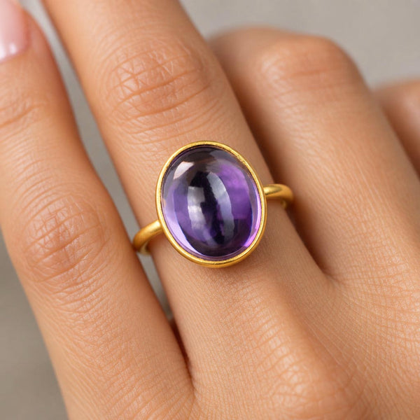 Vintage Natural Amethyst Cabochon 18K Gold Ring