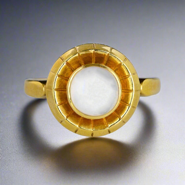 Vintage 18K Gold Target Moonstone Cabochon Ring - Boylerpf