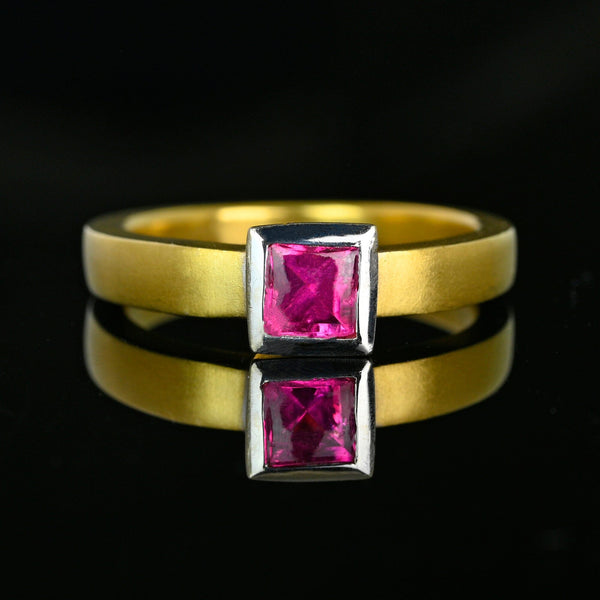 Vintage 18K Gold Pink Tourmaline Solitaire Ring