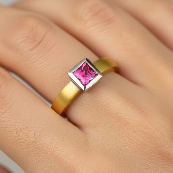 Vintage 18K Gold Pink Tourmaline Solitaire Ring