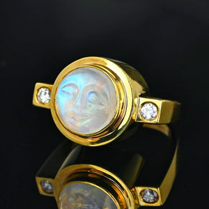 Vintage 18K Gold Man in Moon Carved Moonstone Ring - Boylerpf
