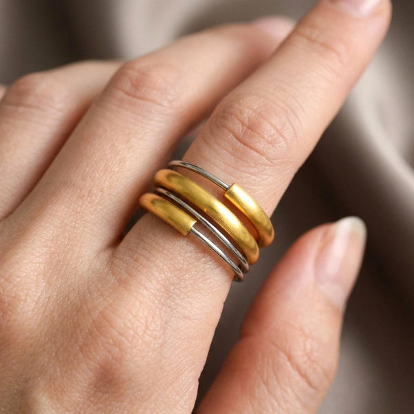 Vintage 18K Yellow and White Gold Spiral Ring Band