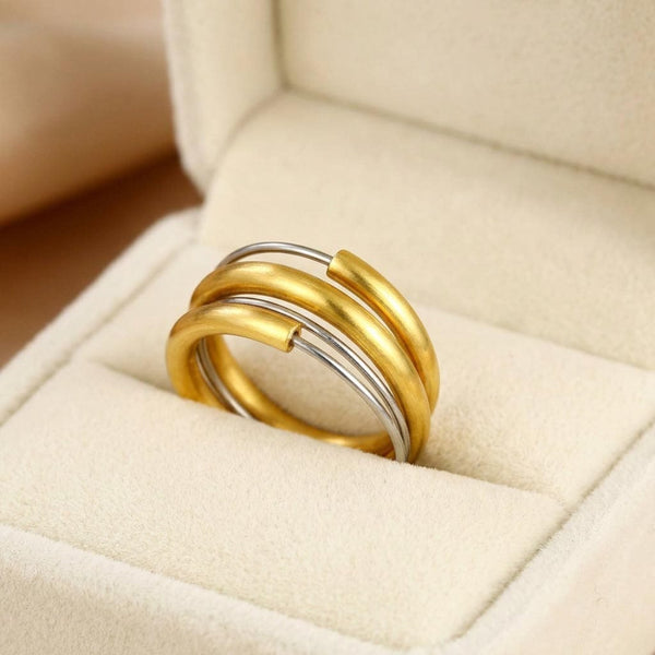Vintage 18K Yellow and White Gold Spiral Ring Band