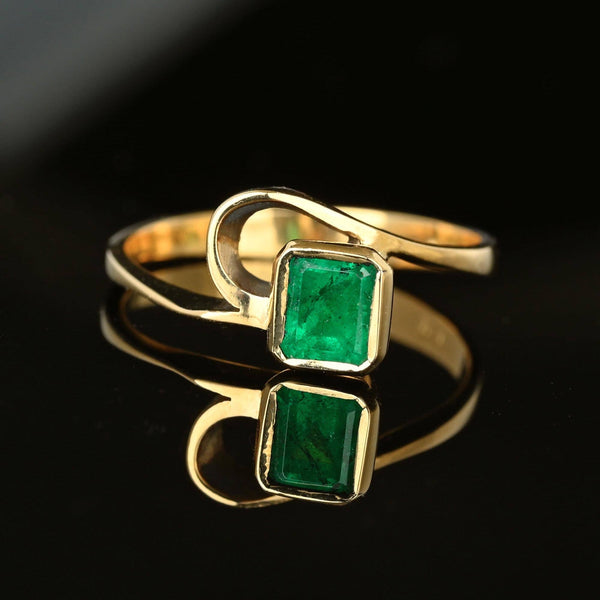 Modernist 18K Gold Bypass Solitaire Emerald Ring - Boylerpf