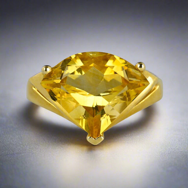 Vintage 14K Gold 6.5 CTW Trillion Cut Citrine Ring - Boylerpf