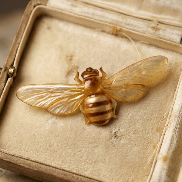 Antique French Art Nouveau Carved Horn Bee Brooch - Boylerpf