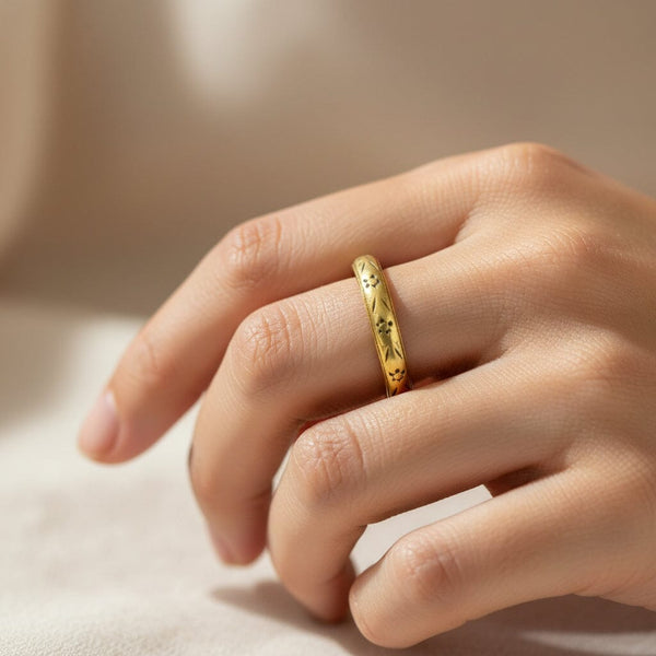 Antique Art Deco 18K Gold Orange Blossom Wedding Band