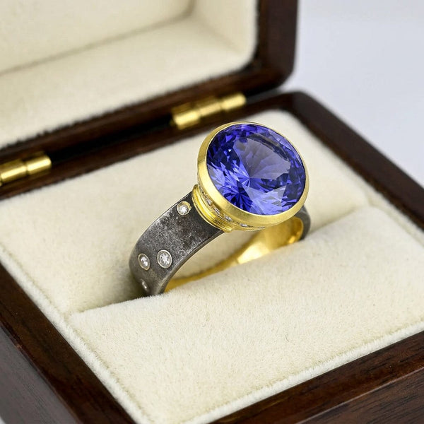 Pat Flynn Queen’s Ring 7.14ct Tanzanite 18K Gold Diamond - Boylerpf