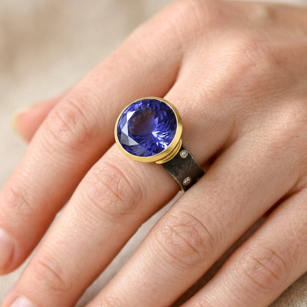 Pat Flynn Queen’s Ring 7.14ct Tanzanite 18K Gold Diamond - Boylerpf
