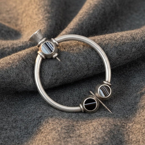 Antique Silver Scottish Banded Agate Penannular Brooch Kilt Pin