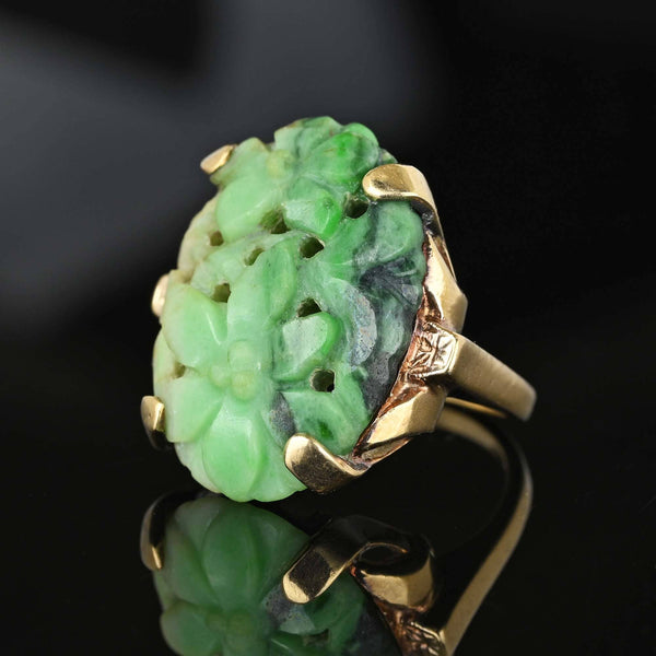 1930s Carved Floral Pierced Jade Ring in Gold - Boylerpf