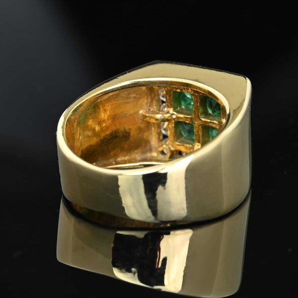 Exquisite Emerald Diamond Halo Cluster Signet Ring in 14K Gold - Boylerpf