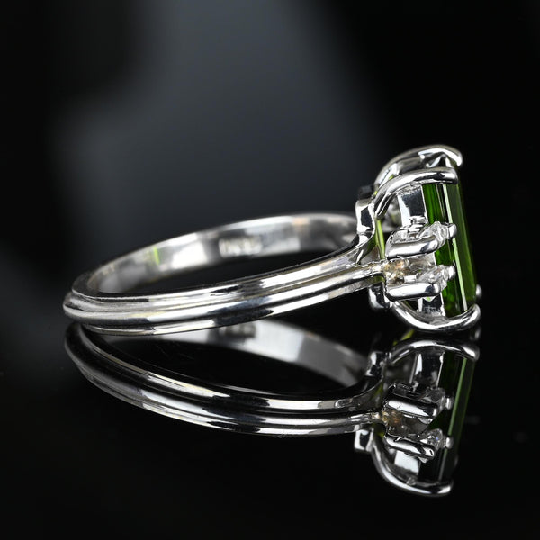 18K White Gold Baguette Diamond Green Tourmaline Ring - Boylerpf