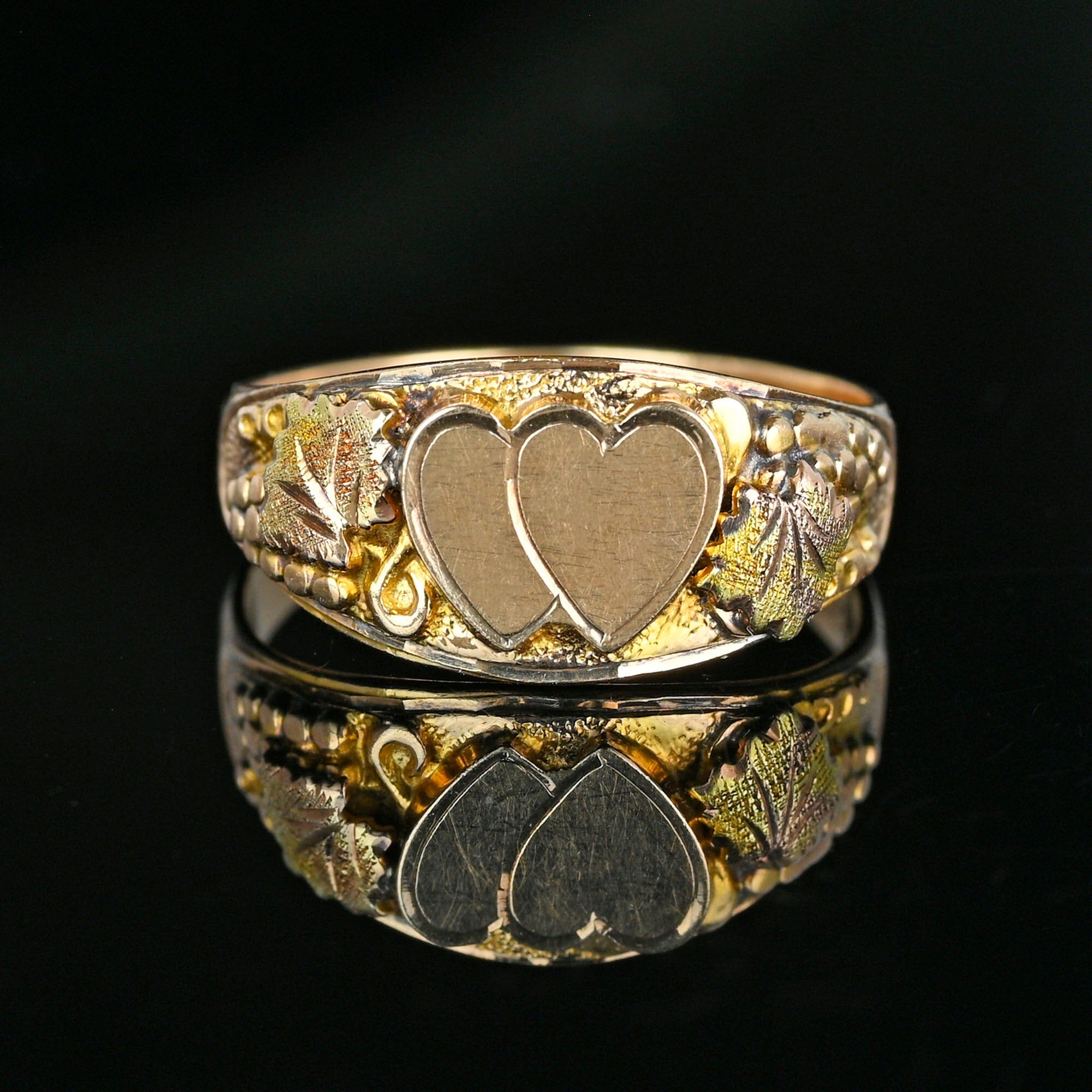 Vintage double heart sweetheart ring top