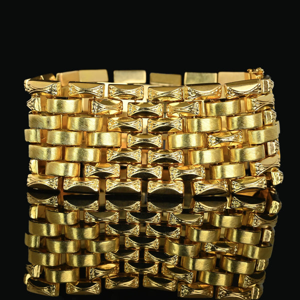 Retro 18K Gold Wide Panther Tank Link Bracelet, 74.8 Grams - Boylerpf