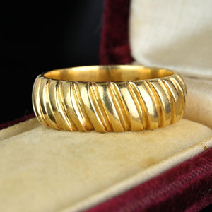 Superb 18K Gold Wide Diagonal Ribbed Wedding Band Ring - Boylerpf