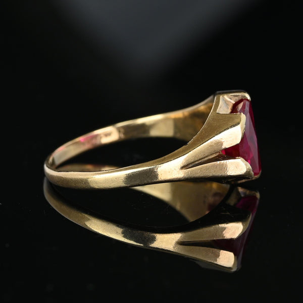 Vintage Art Deco Fancy Cut Ruby Signet Ring in Gold - Boylerpf