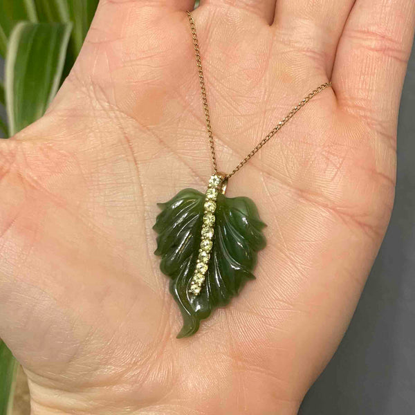 Vintage 9K Gold Carved Jade Leaf Peridot Pendant Necklace - Boylerpf