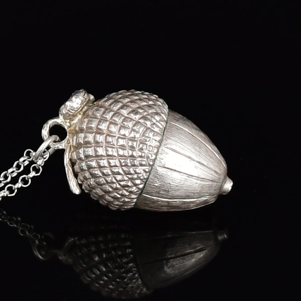 Impressive Sterling Silver Acorn Pendant Necklace